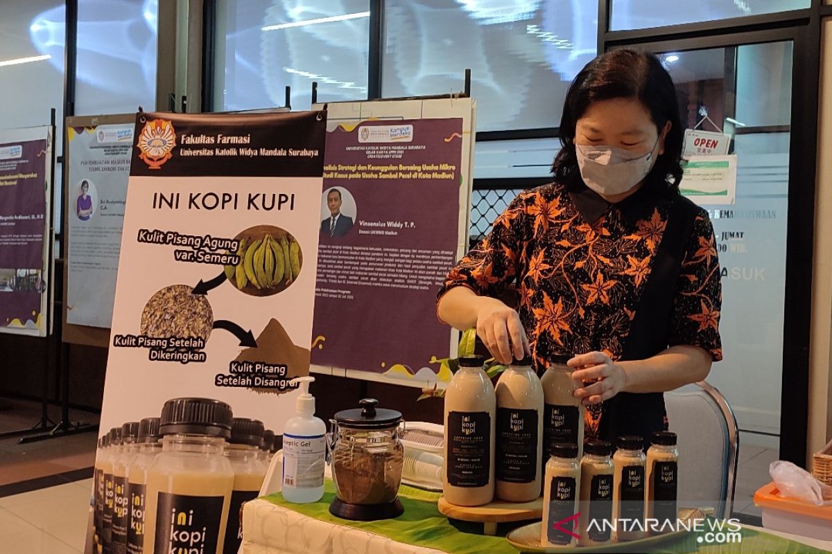 Dosen UKWMS manfaatkan kulit pisang jadi minuman bercita rasa kopi