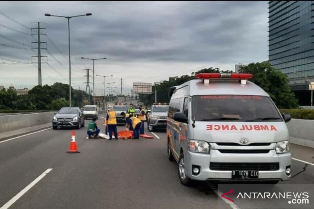 Pejalan kaki tewas tertabrak mobil di Tol Lingkar Barat