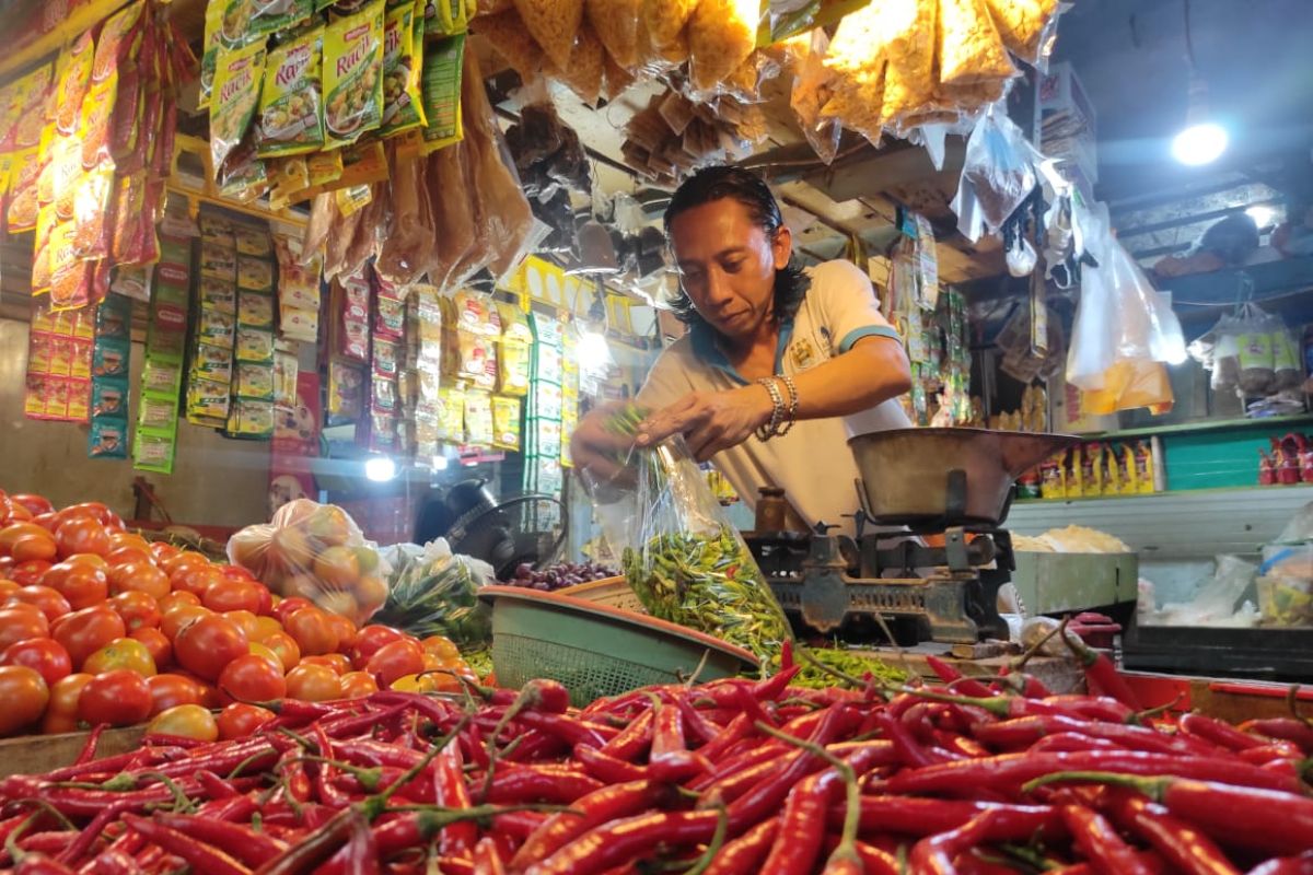 Harga cabai di Jember naik jelang Natal