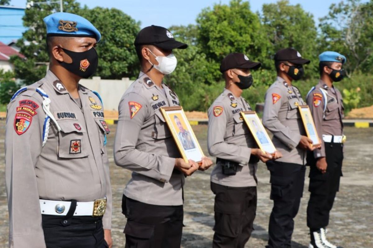 Tiga personel Polres Kayong Utara langgar kode etik profesi Polri