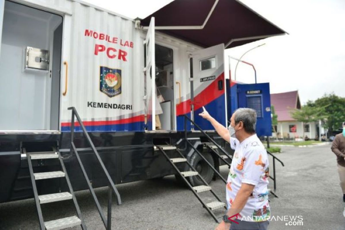 Riau Province gets mobile PCR lab from Home Affairs Ministry