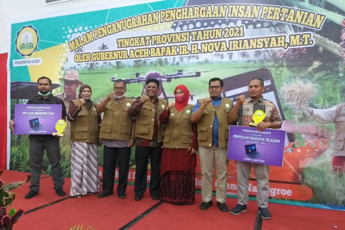 Petani Abdya terima penghargaan dari Pemerintah Aceh