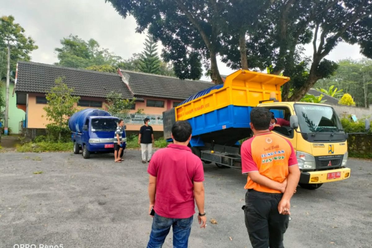 Pemkab Sleman distribusikan air bersih warga terdampak banjir lahar hujan