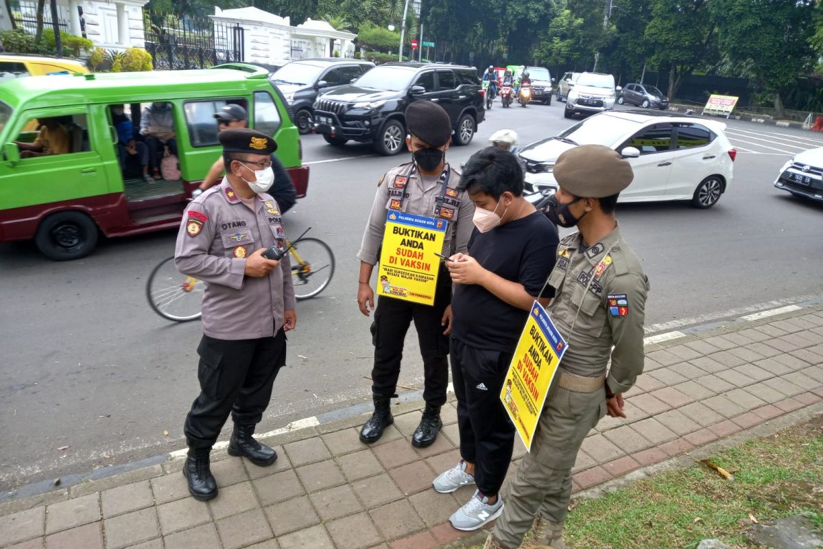 Jelang libur Natal, Satgas COVID-19 Bogor gencarkan gerebek vaksin