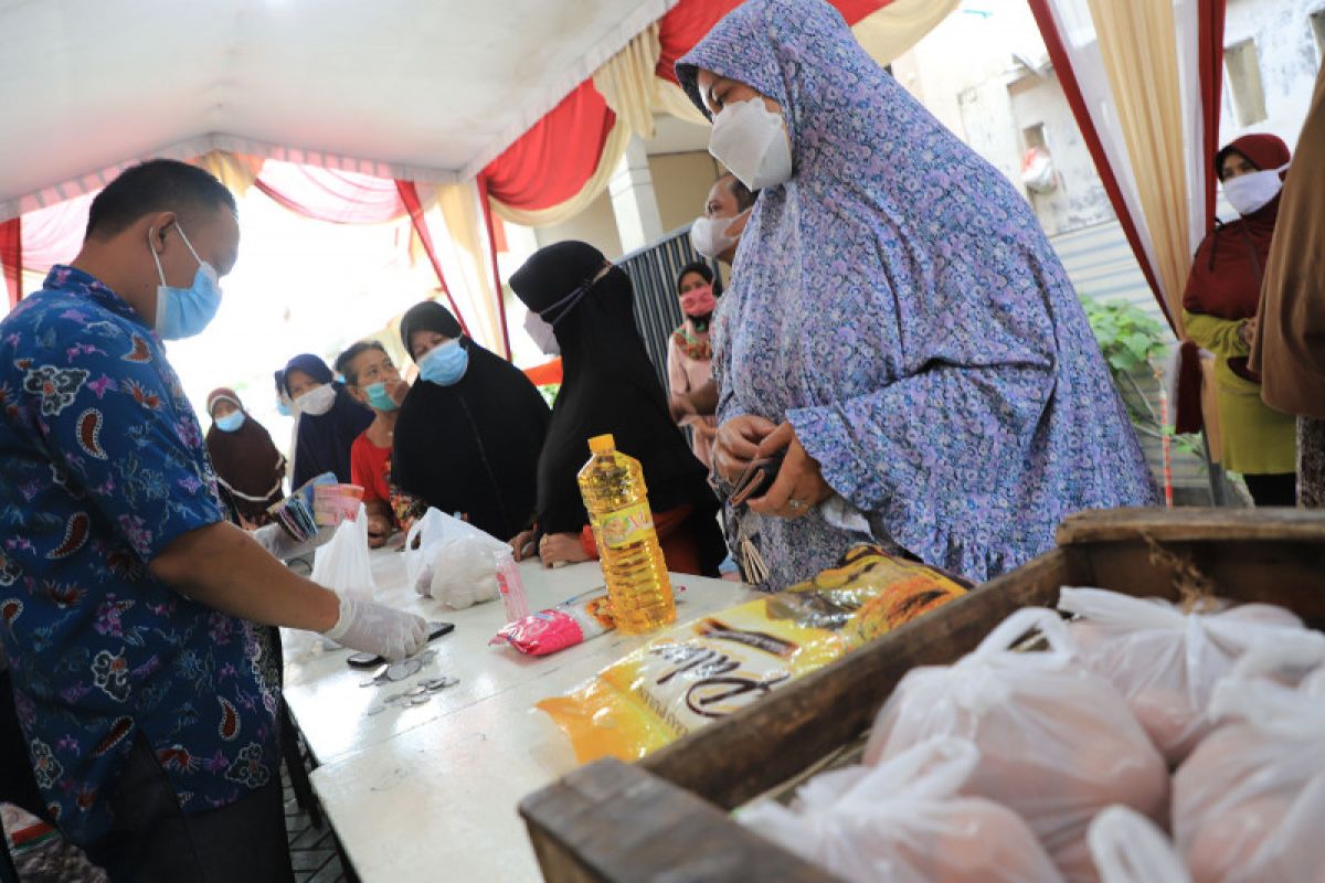 Disdag Surabaya batasi pembelian minyak goreng saat operasi pasar