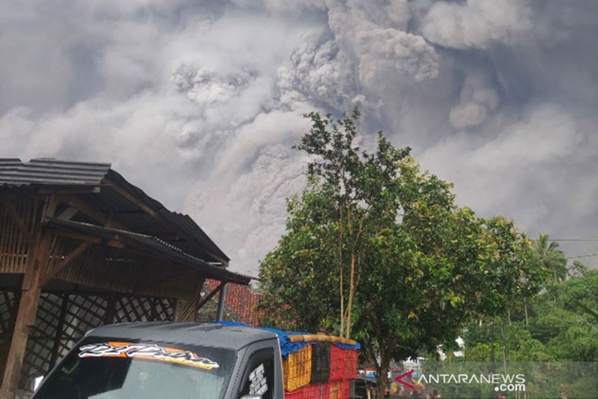 Gunung Semeru meletus berdampak satu kecamatan