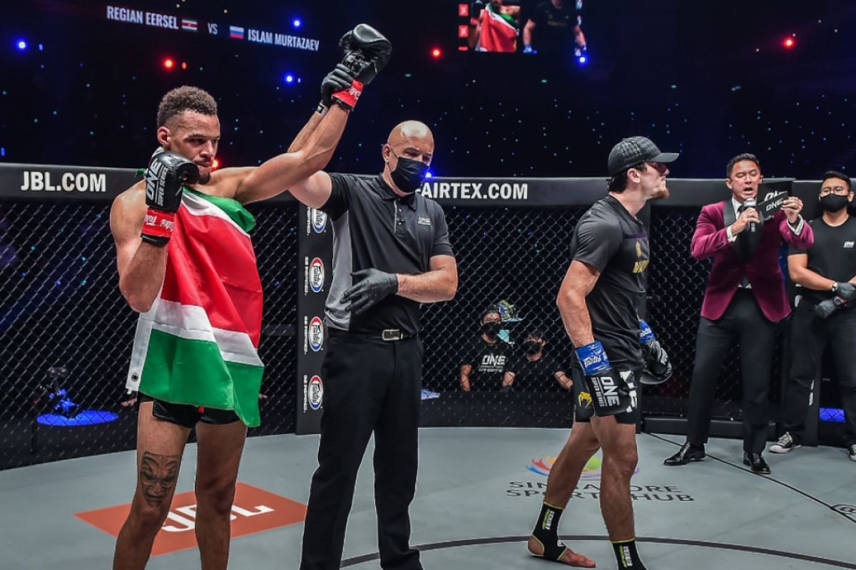 ONE Lightweight Kickboxing, Regian Eersel pertahankan gelar juara dunia