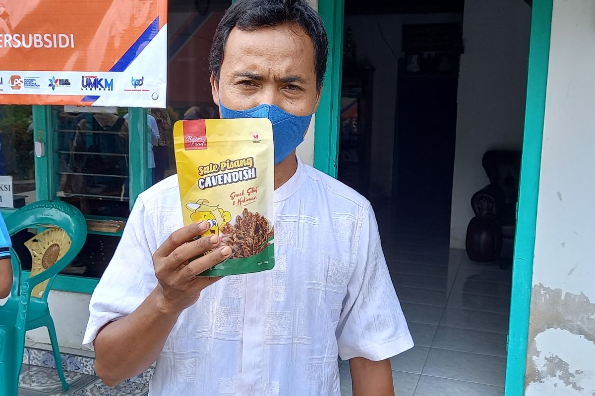 Produksi salai pisang asal Desa Cintamulya Lampung merambah Bandung