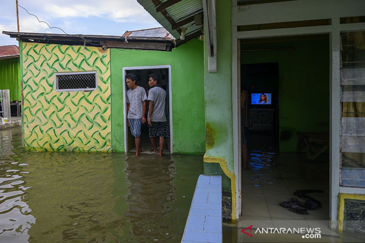 BMKG ingatkan potensi rob pesisir Sulsel pada 5-7 Desember 2021