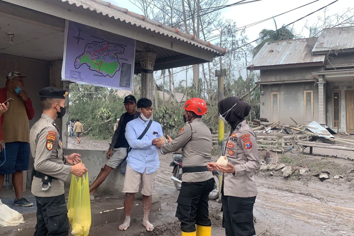 Polri gelar Operasi Aman Nusa II  bantu tanggulangi letusan Semeru