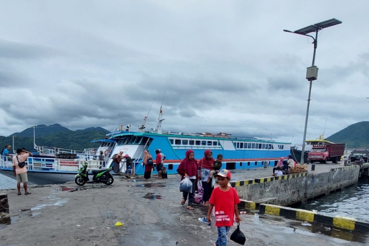 Aktivitas kapal antarpulau di Maluku Utara dihentikan kembali, patuhi peringatan BMKG