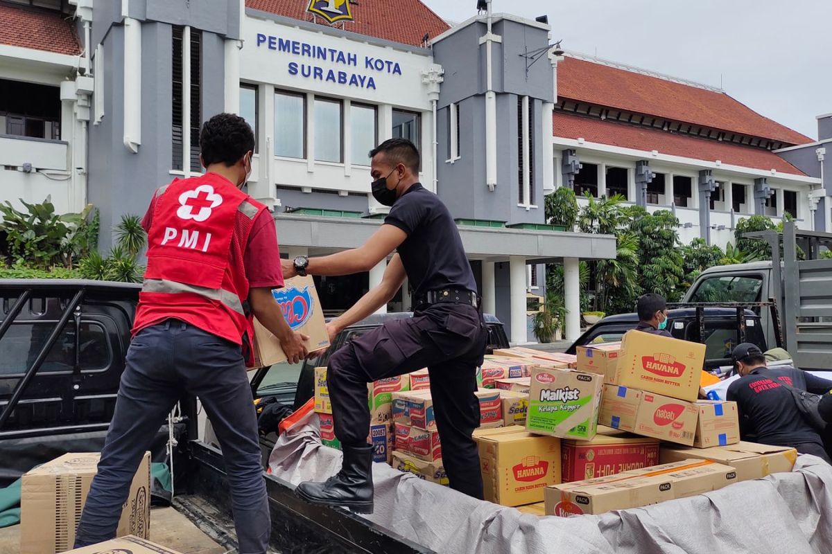 Kota Surabaya bantu kendaraan berat dan logistik erupsi Semeru