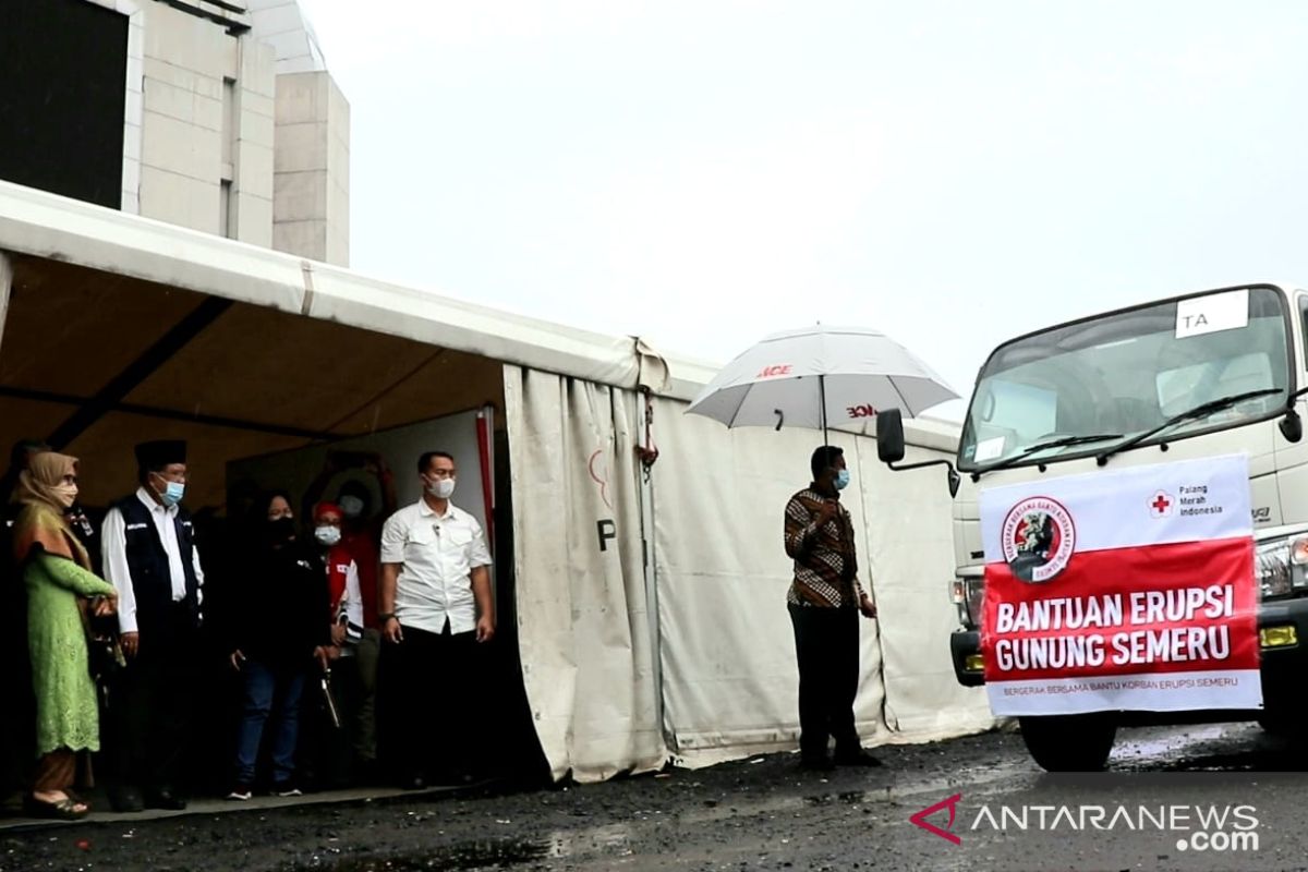 PMI kirimkan bantuan dan relawan untuk pengungsi terdampak erupsi Gunung Semeru