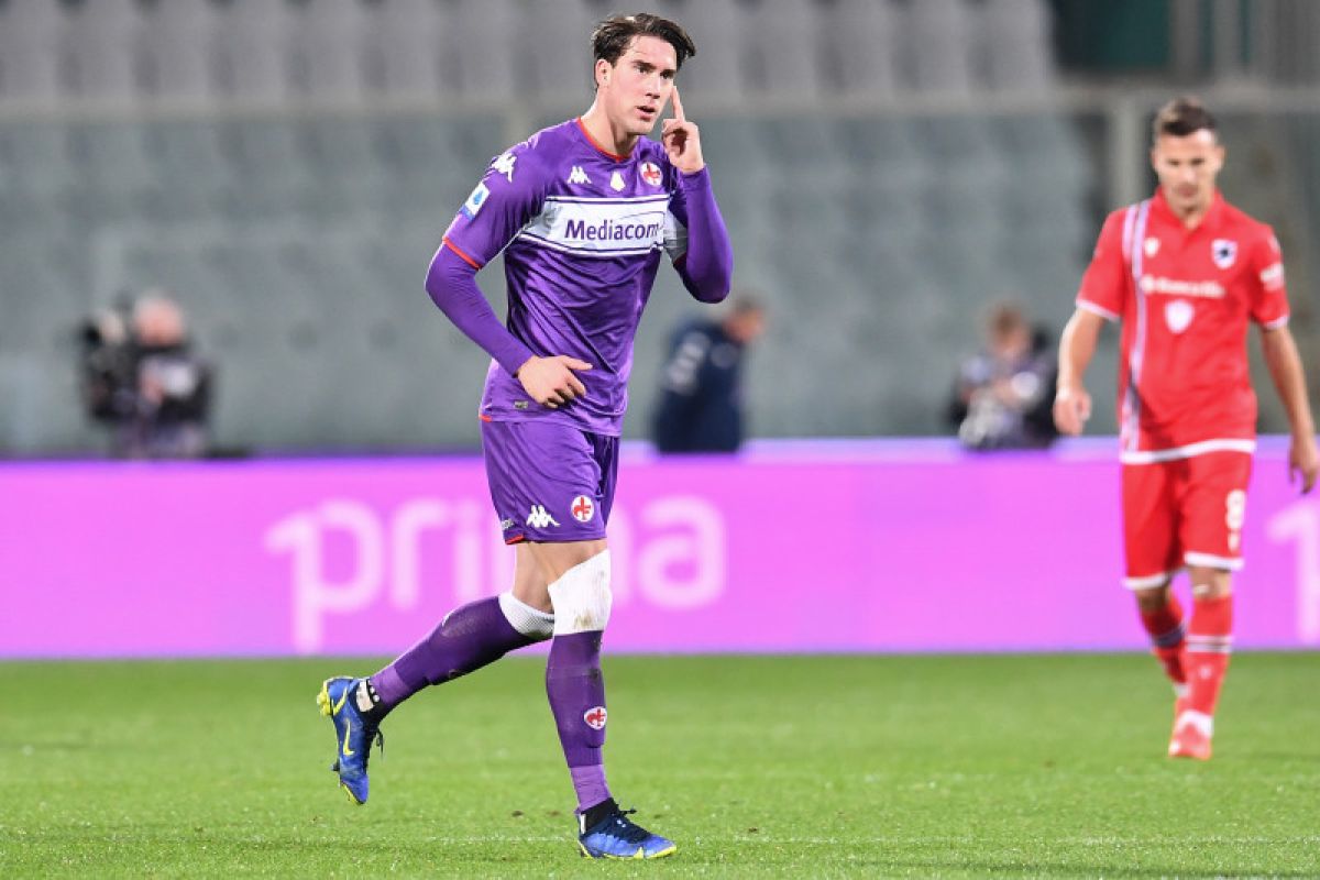 Vlahovic lontarkan Fiorentina ke posisi kelima usai bekap Bologna 3-2