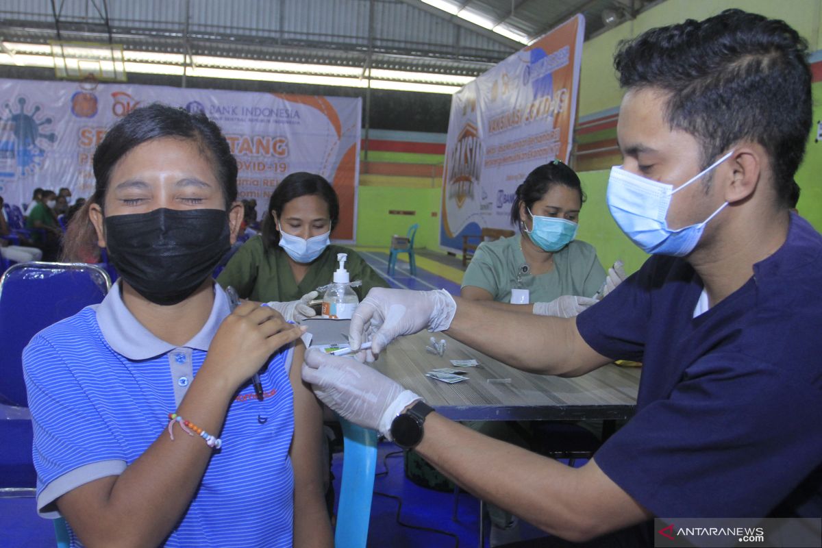 Pemkab Kupang jaring vaksinasi  secara "door to door" kejar target 70 persen