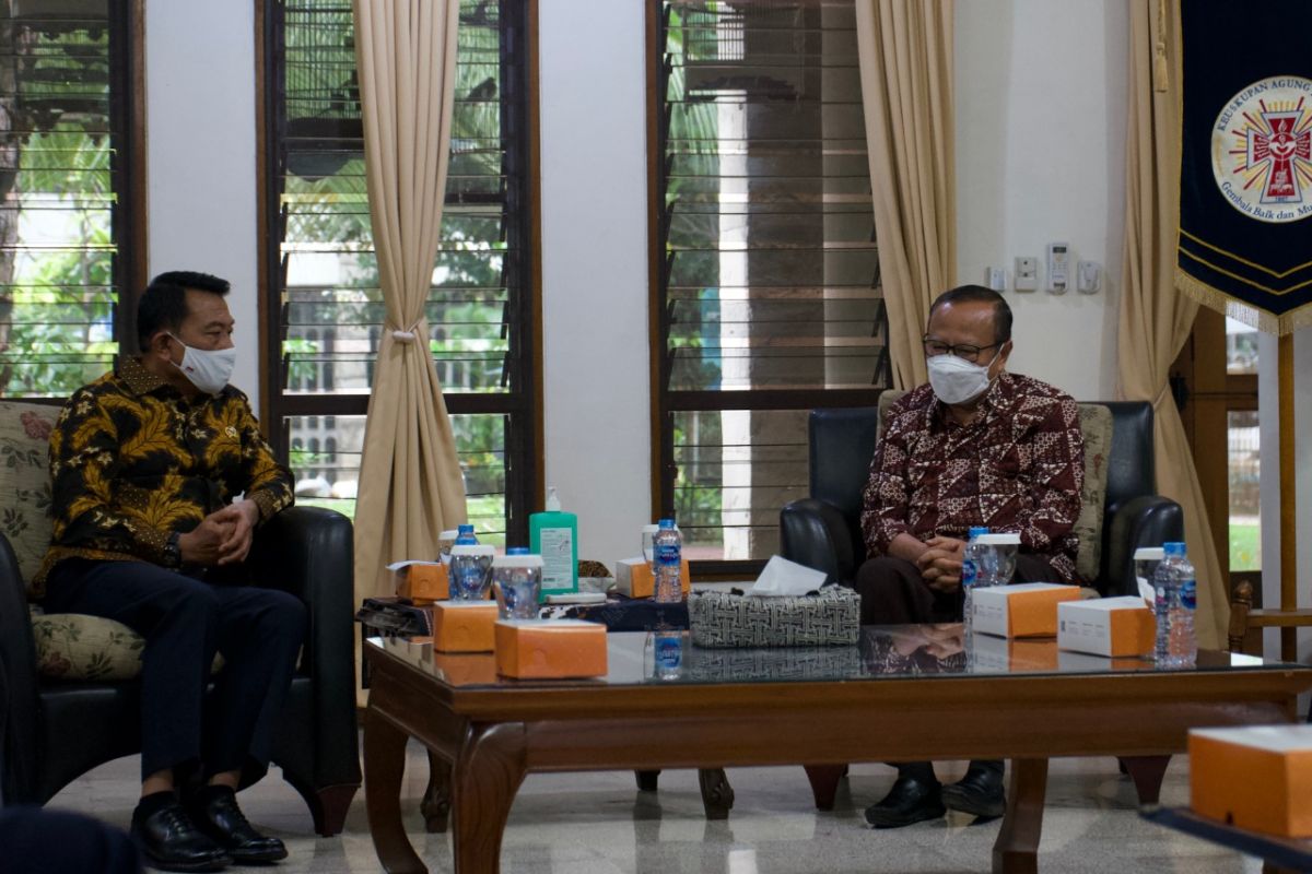 Moeldoko temui Kardinal Ignatius Suharyo di Katedral Jakarta terkait kebijakan pemerintah