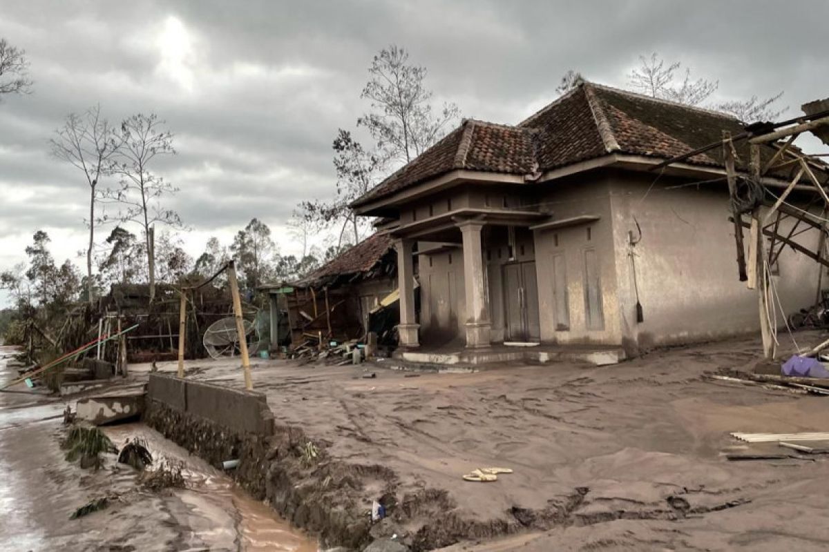 IDAI siagakan relawan dokter spesialis anak di daerah bencana Gunung Semeru