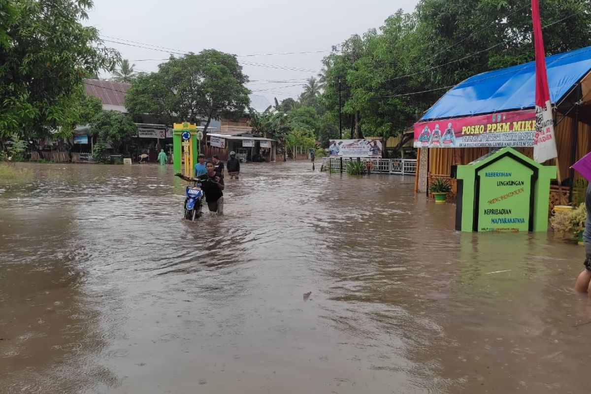 Plt Gubernur Sulsel instruksikan BPBD segera bawa bantuan untuk korban banjir di Soppeng