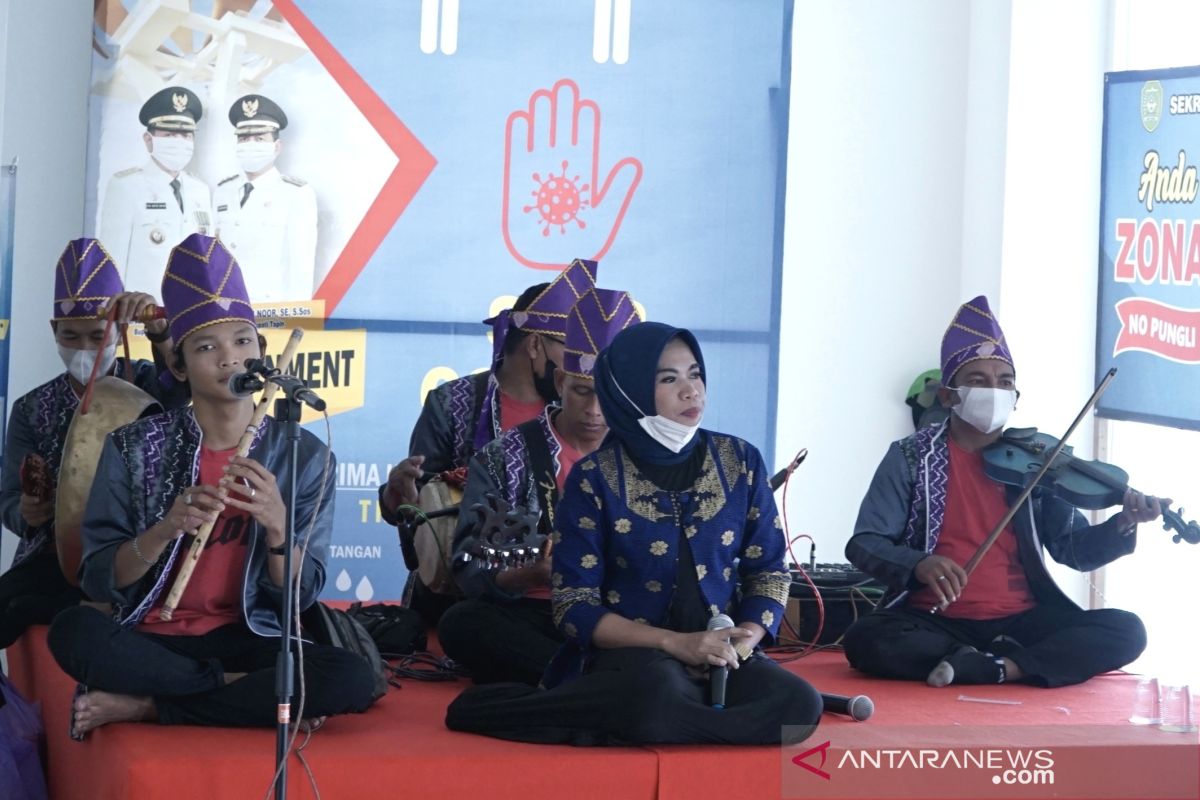 Pertama di Kalsel, Pemkab Tapin gelar musik panting tampil rutin di sekretariat daerah