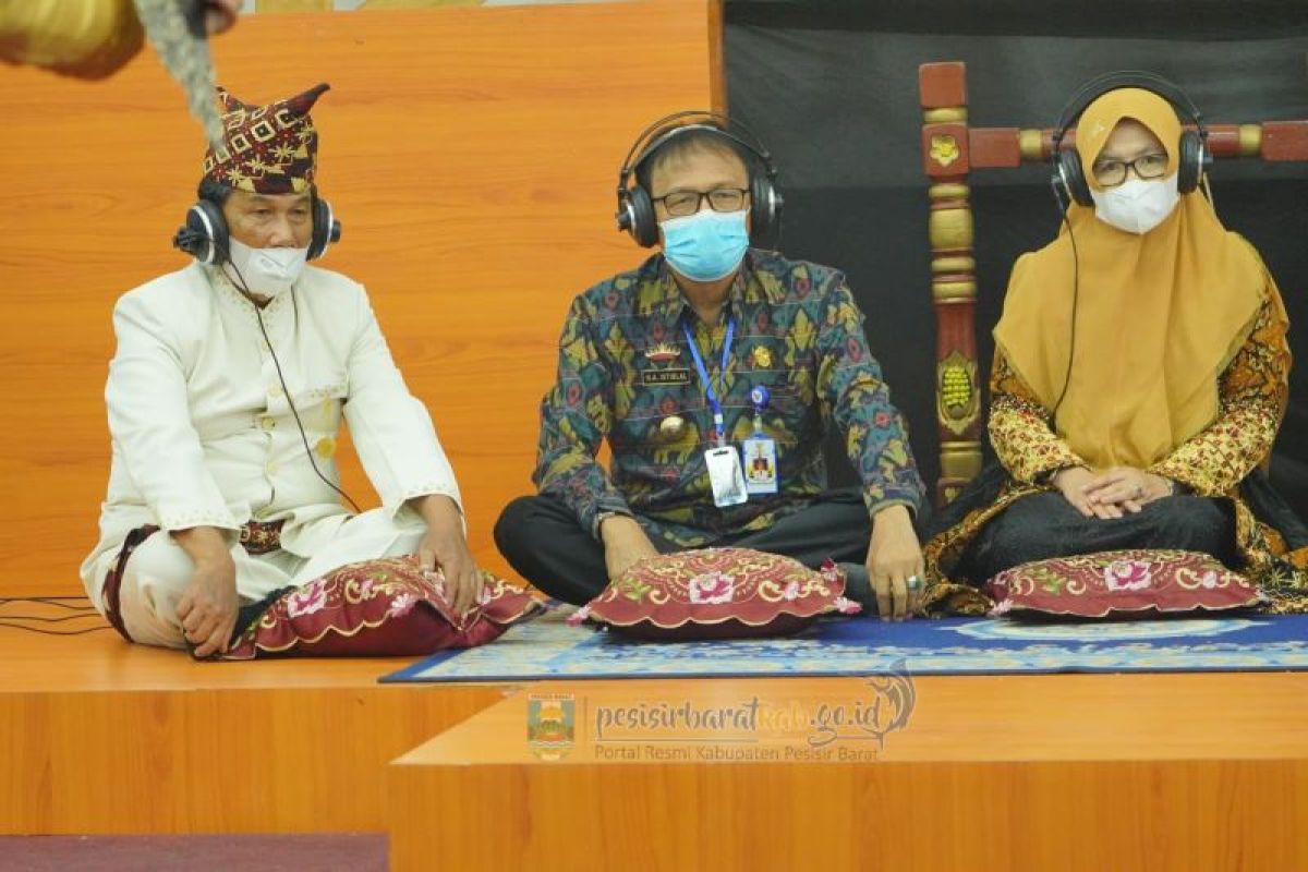 Agus Istiqlal hadiri pagelaran seni dan obrolan budaya Pesisir Barat