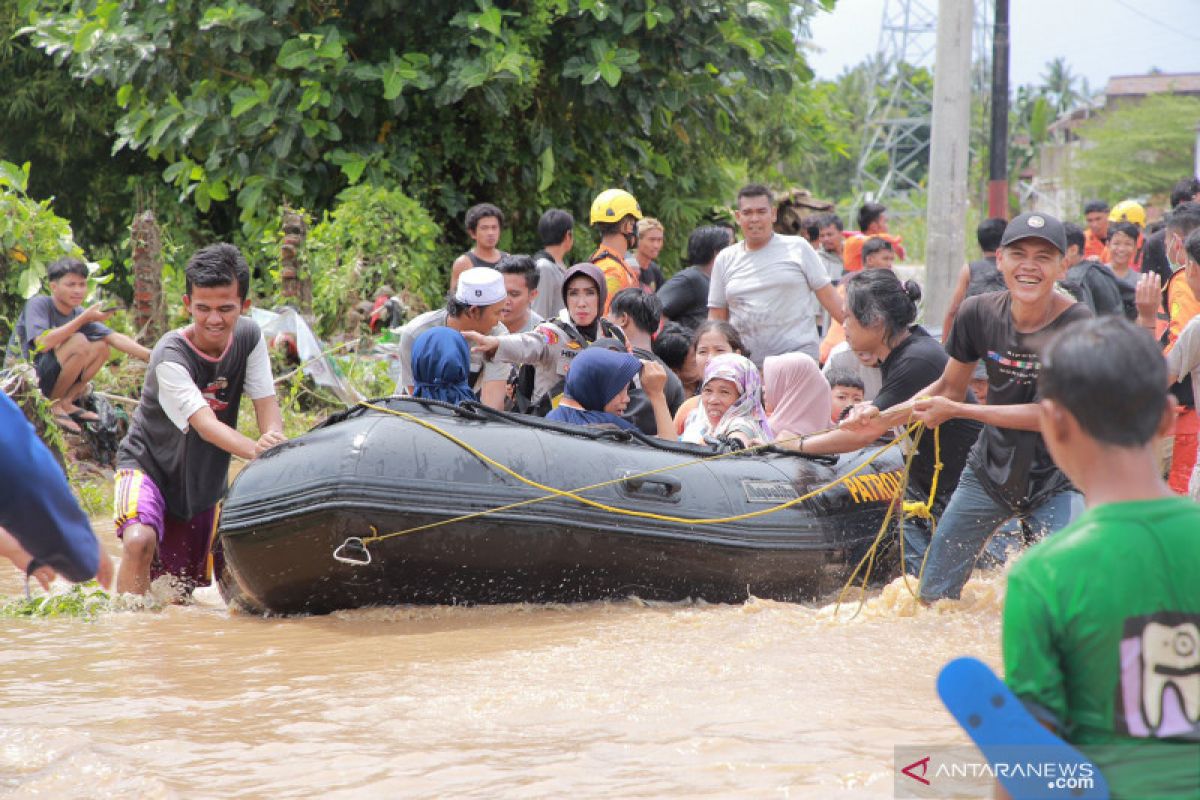 Polda NTB kerahkan personel SAR bantu tangani dampak banjir Lombok