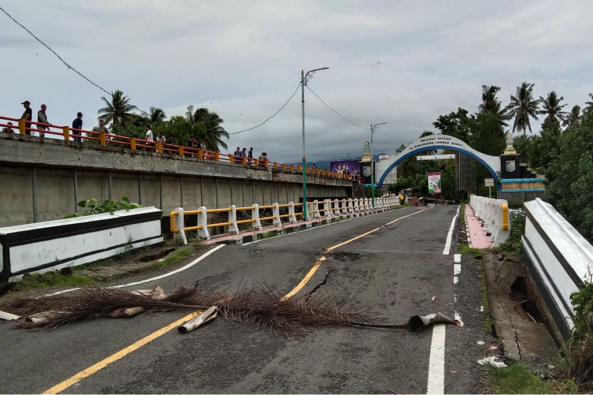 Jembatan Meninting nyaris ambruk, kendaraan bobot 6 ton dilarang lintasi jalur Senggigi