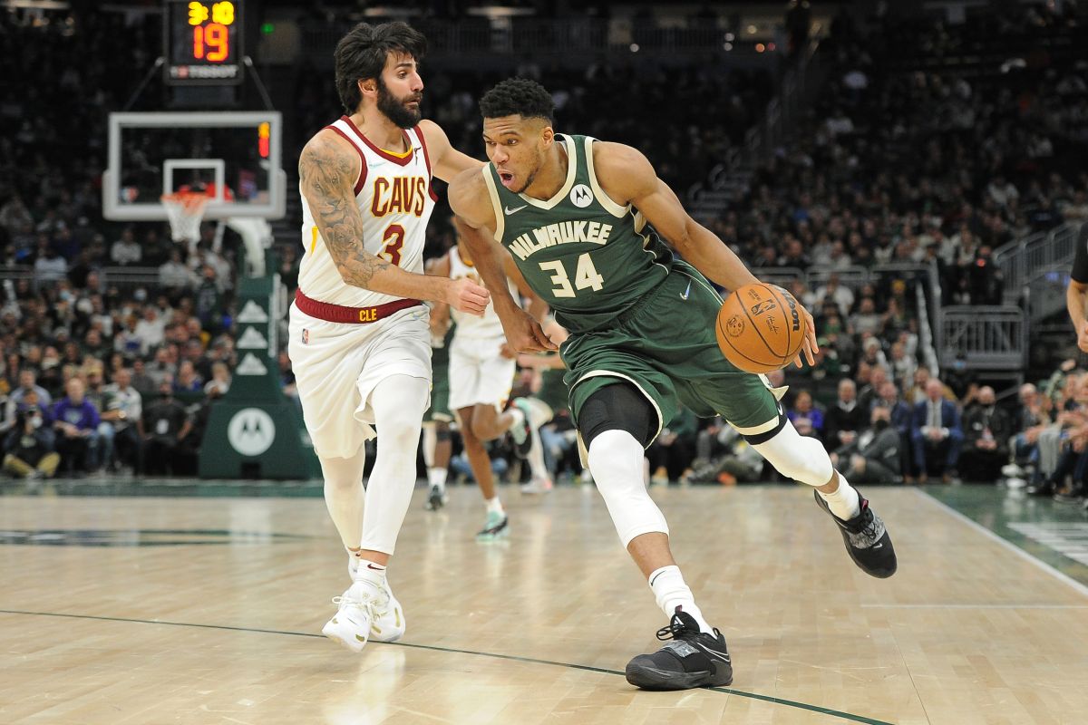 Bucks tundukkan Cavaliers saat Antetokounmpo berulang tahun