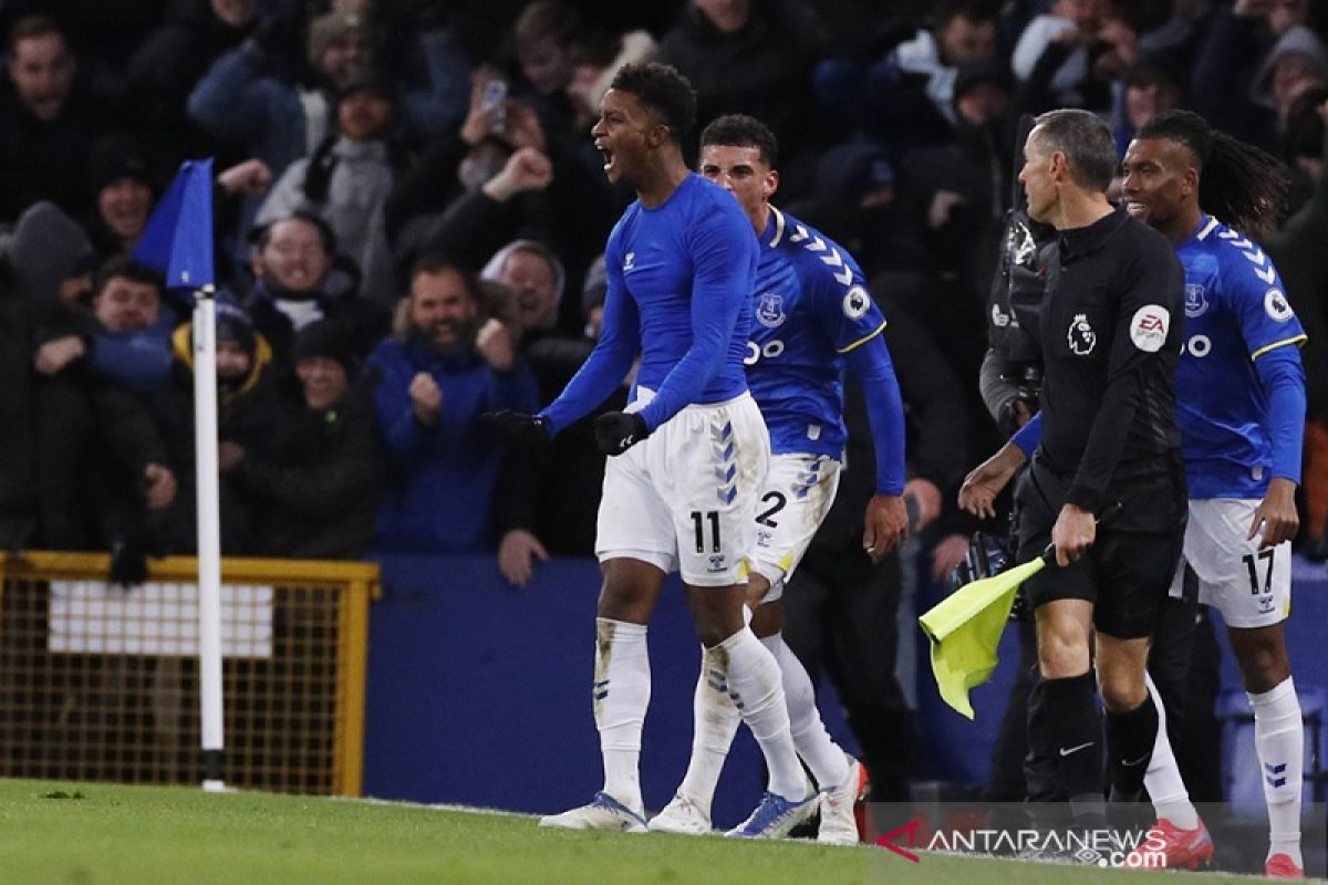 Everton kembali ke jalur kemenangan usia kalahkan Arsenal