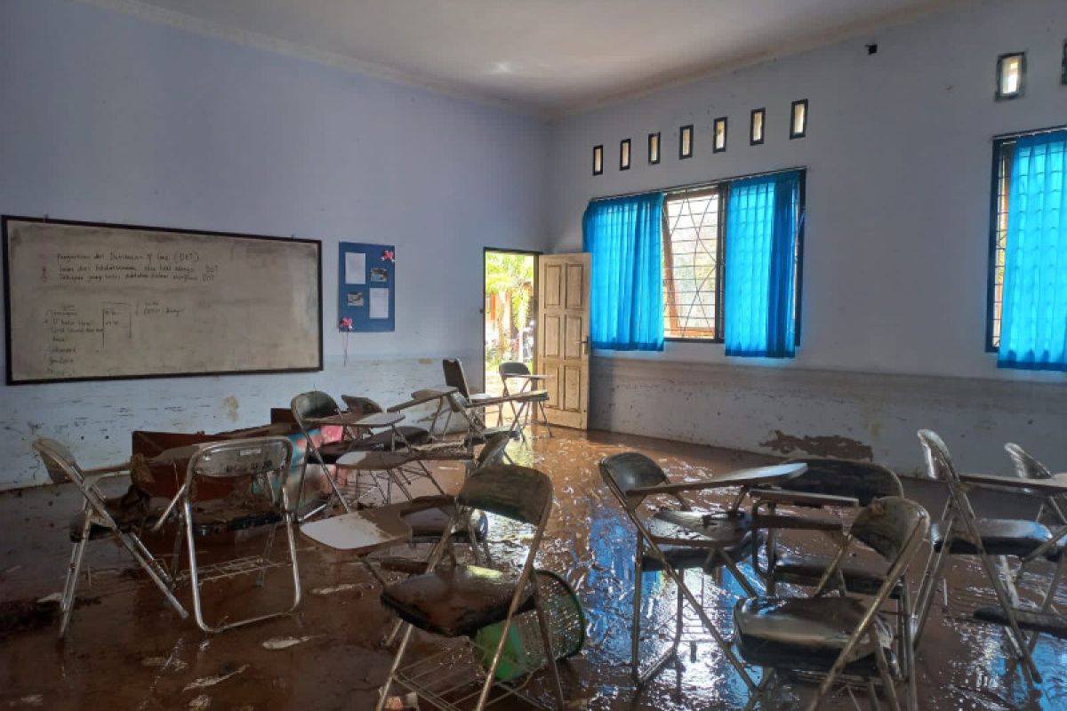 SMKN 1 Batulayar diliburkan terdampak banjir Lombok