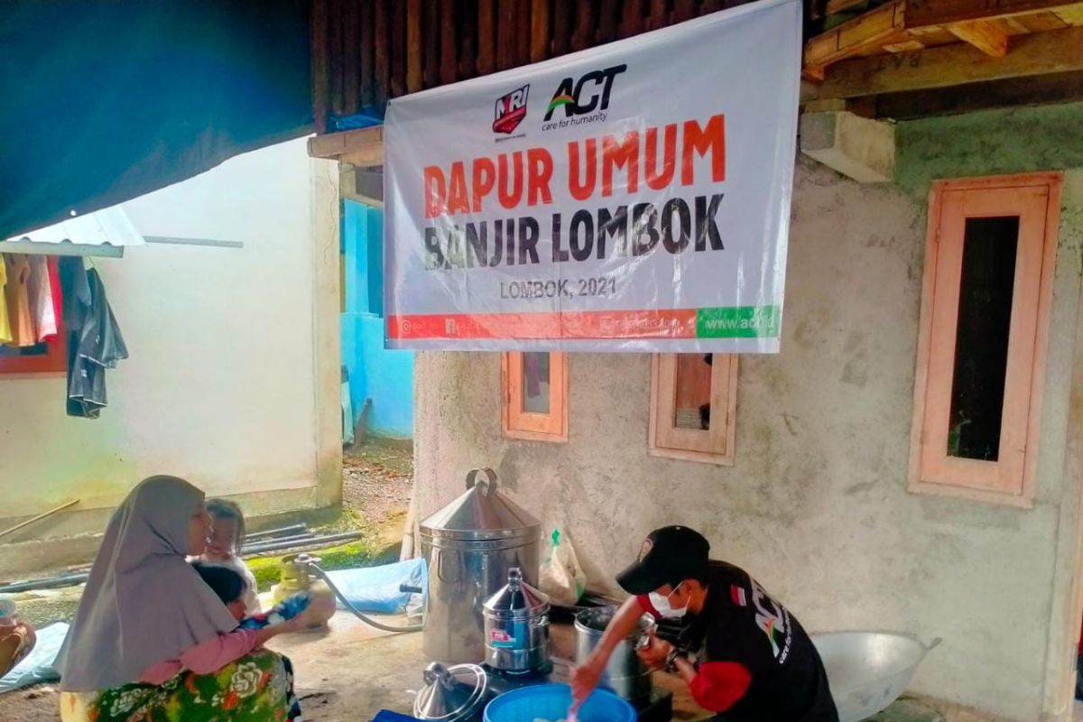 ACT-MRI NTB dirikan dapur umum layani korban banjir