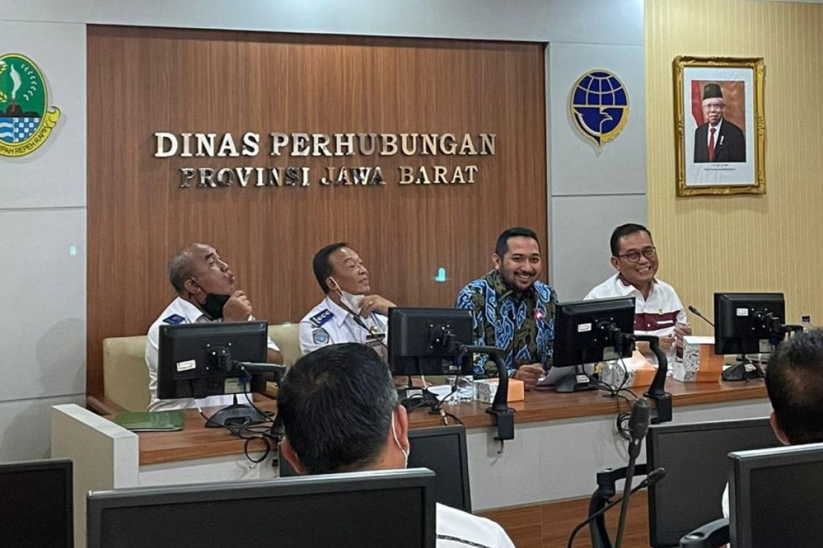 Pinto pimpin Pansus III DPRD Provinsi Jambi ke Jawa Barat
