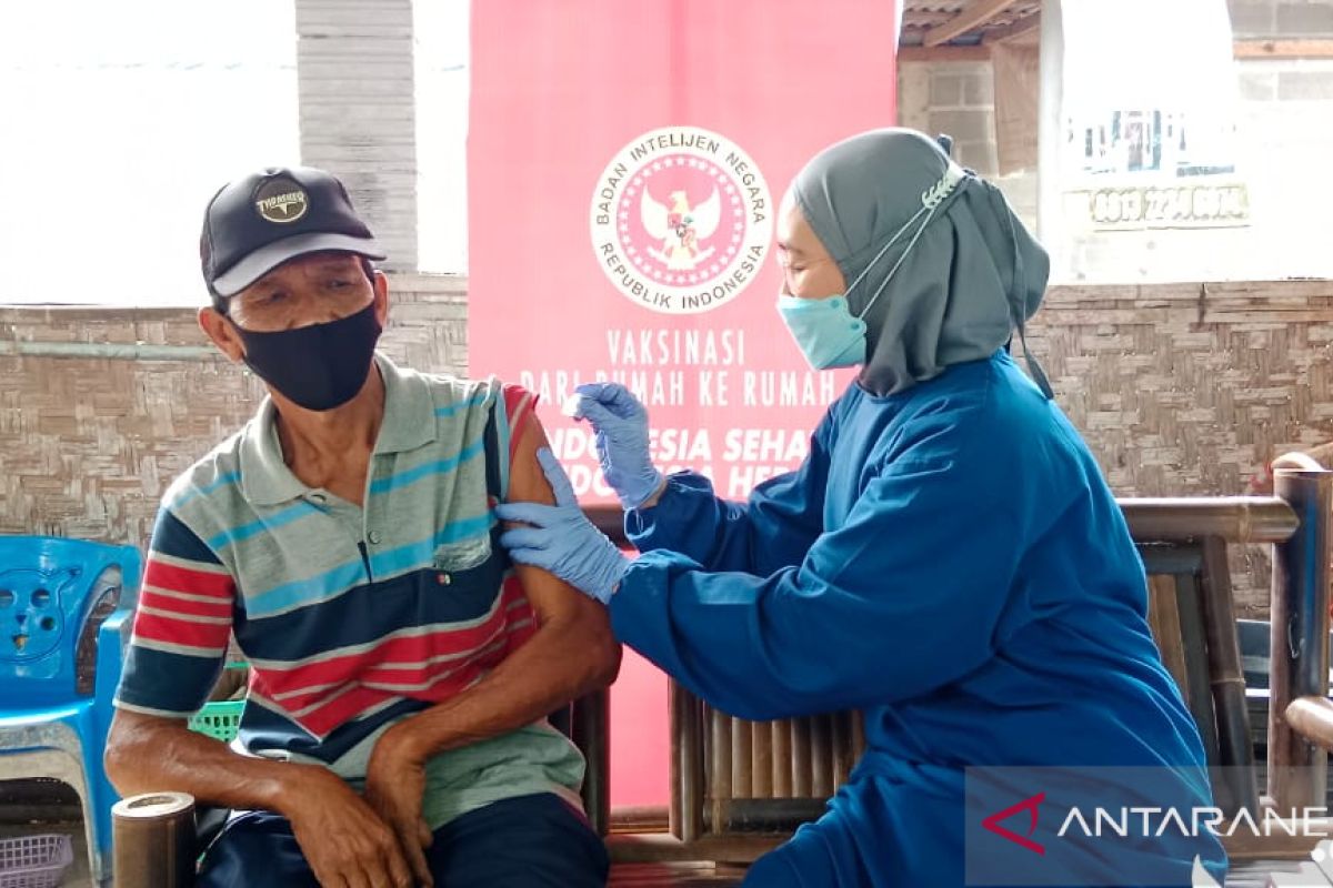 Vaksinasi COVID-19 bagi warga lansia digiatkan di Kulon Progo