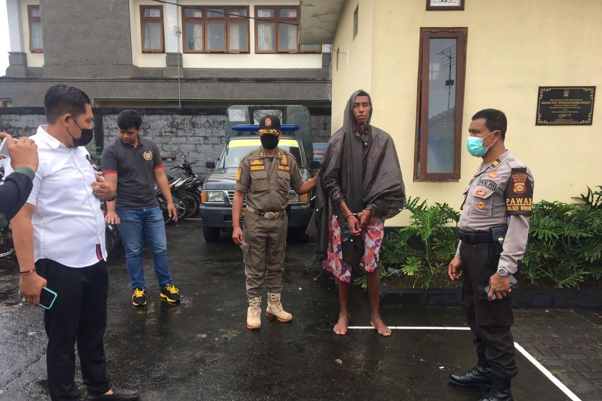 Polisi amankan WNA ngamuk di toko swalayan di Badung, Bali