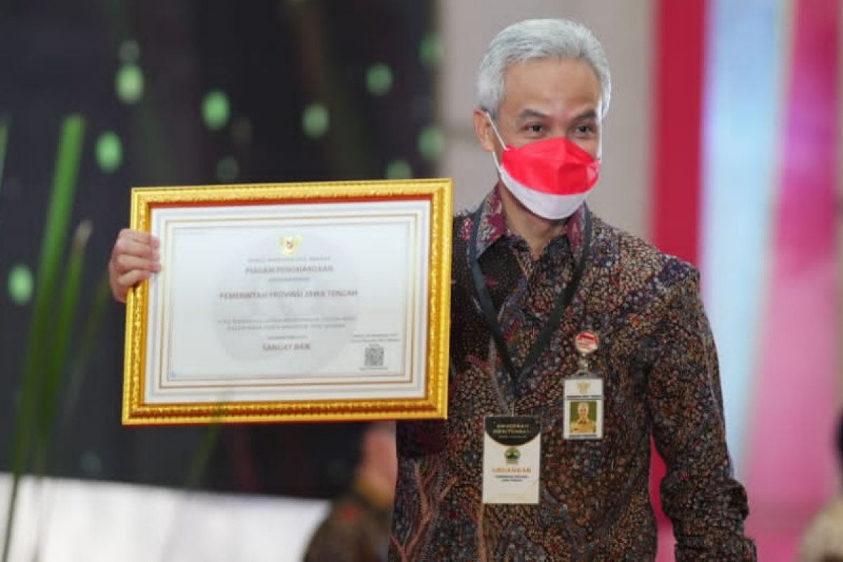 Pemprov Jateng terima Anugerah Meritokrasi 2021