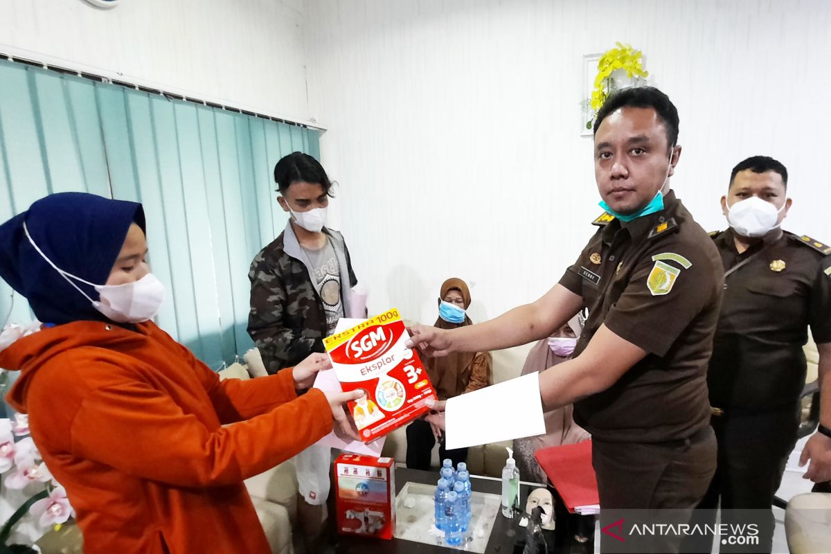 Kejari Banjarmasin membebaskan pencuri susu formula dari tuntutan