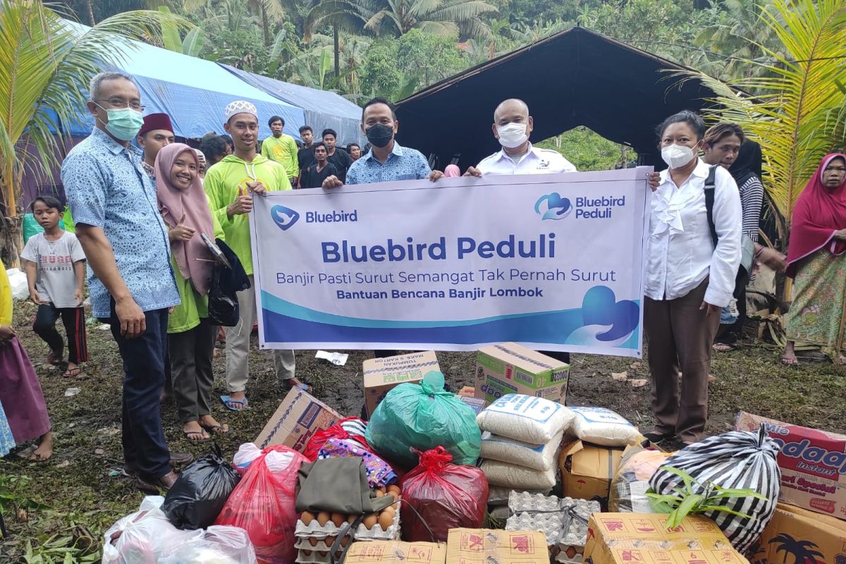 Respon cepat, Bluebird Lombok salurkan bantuan makanan untuk korban banjir