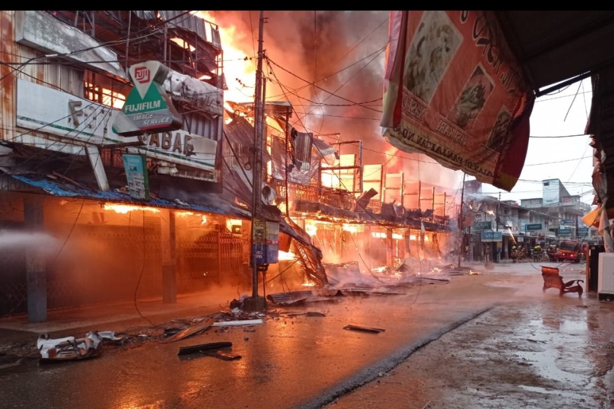 Selusin ruko di Sintang terbakar