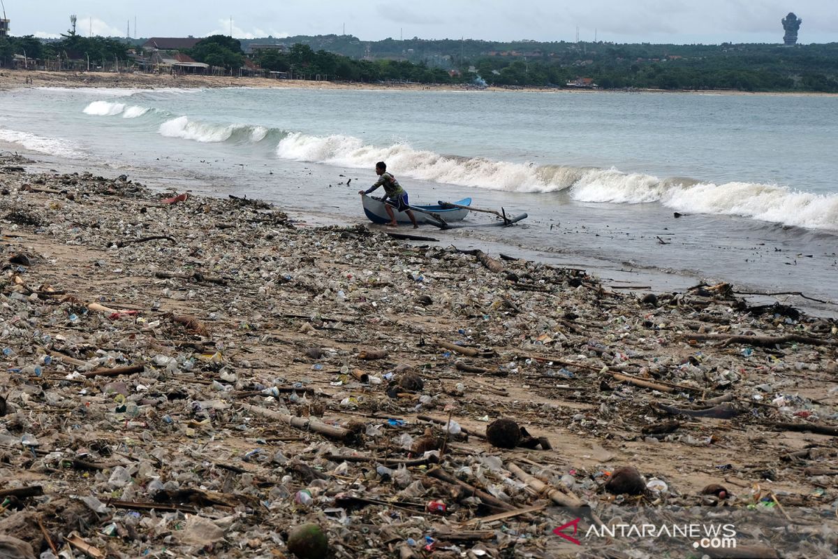 Penggunaan plastik masa pandemi dikhawatirkan tingkatkan  sampah laut