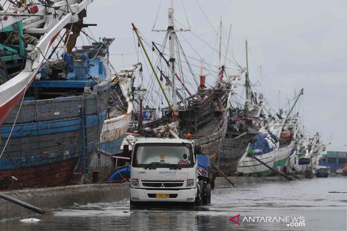 Wali Kota: Tanggul kawasan dermaga dan muara Jakut perlu ditinggikan