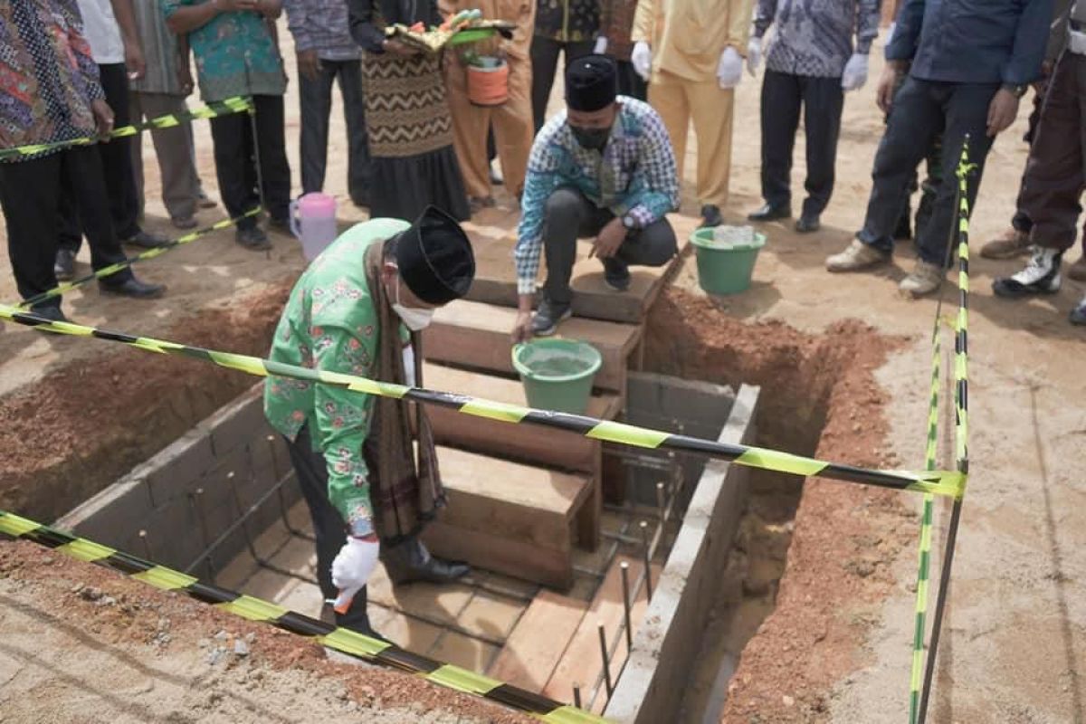 Wabup Ketapang letakkan batu pertama pembangunan Masjid Shiraaturrahman