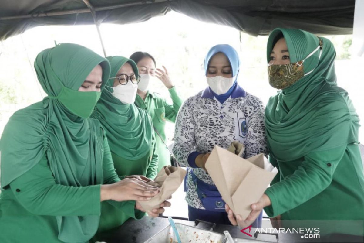 TNI dirikan dapur umum untuk penuhi pangan korban banjir Lombok Barat