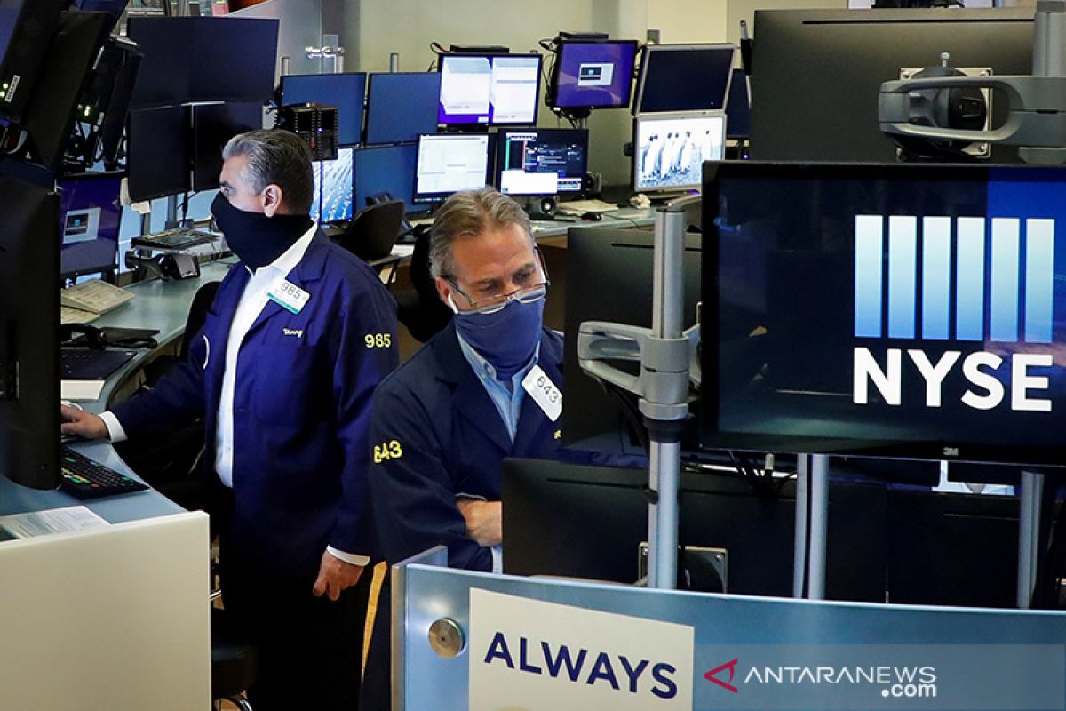 Wall Street berakhir turun tajam, Nasdaq mengkonfirmasi koreksi