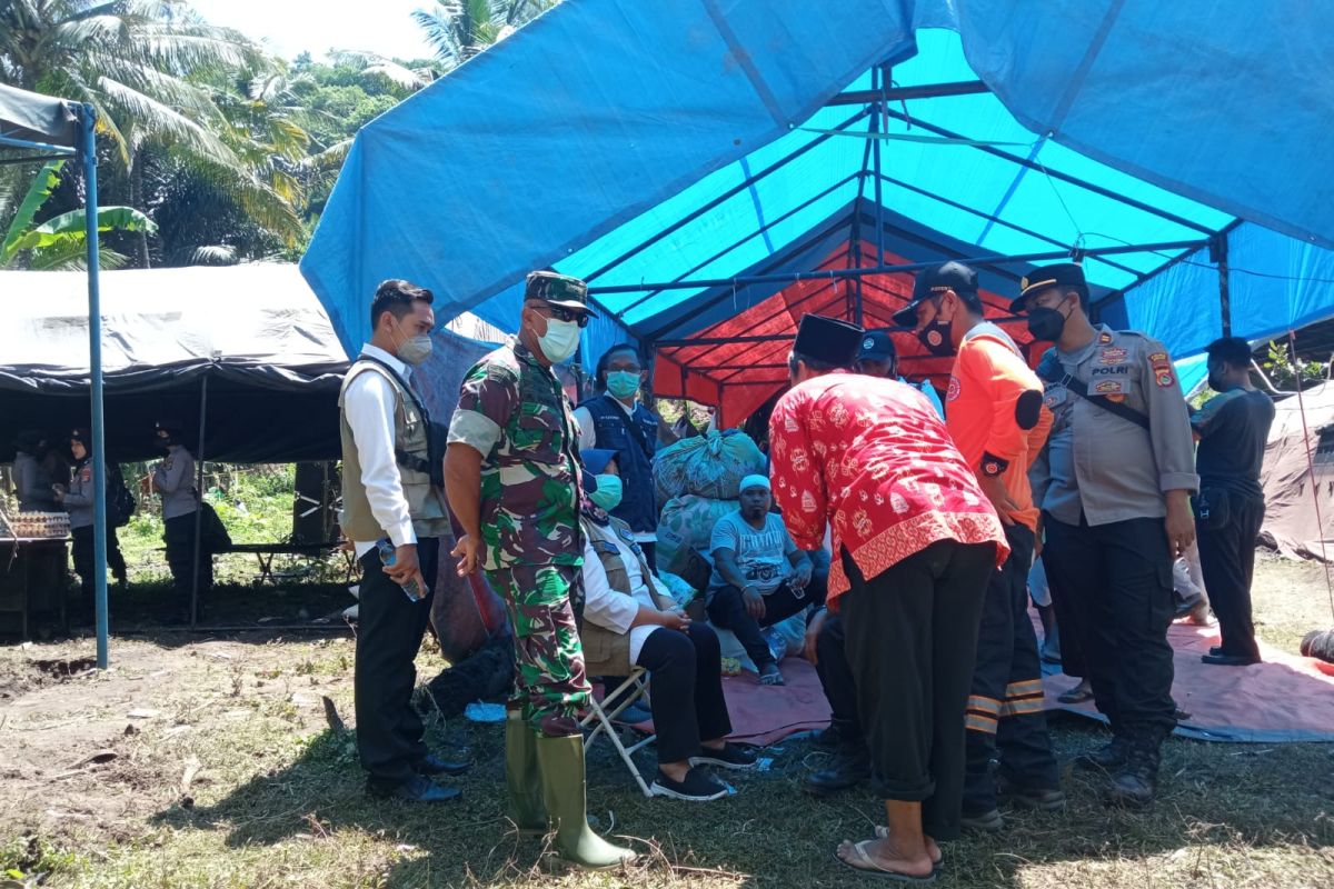 Korban banjir Lombok Barat butuhkan pakaian bekas