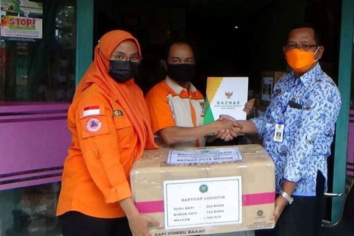 Baznas Kota Madiun serahkan bantuan untuk korban bencana Semeru
