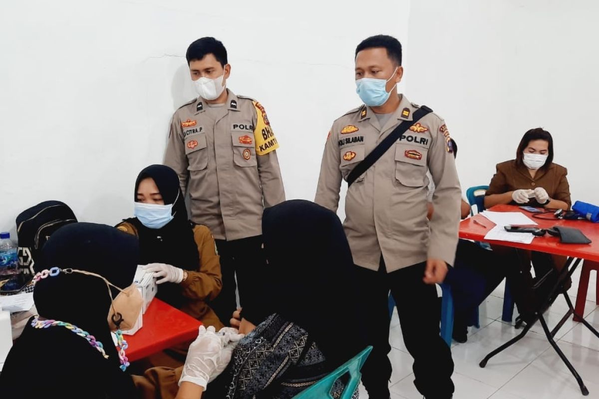 Polres Tanjungbalai Sumut  gelar vaksinasi COVID-19