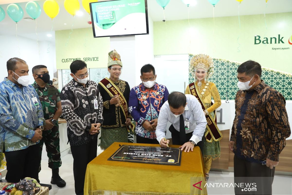Dirut Bank Aceh resmikan gedung KCP Balai Kota Banda Aceh