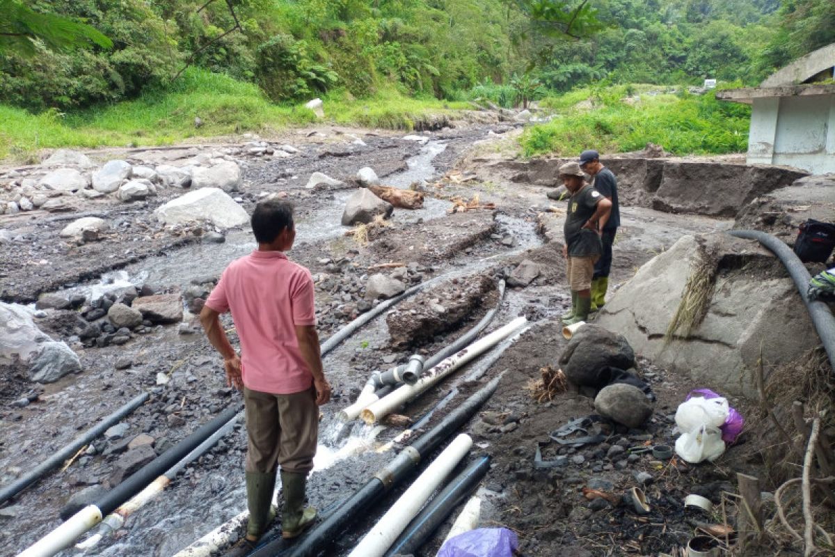 Sleman terus perbaiki jaringan pipa air terdampak banjir lahar Merapi