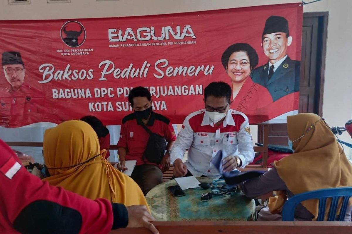 Baguna PDIP Surabaya gelar baksos di daerah terdampak letusan Semeru