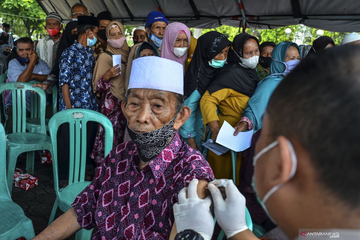 100.459.272 warga Indonesia sudah vaksinasi COVID-19 dosis lengkap