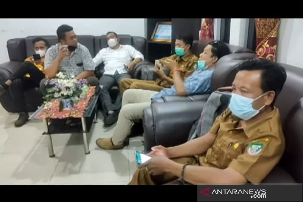 Warga Pasar Seluma tegaskan tolak tambang pasir besi